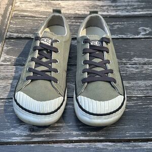 Keen Elsa Olive Green Canvas Sneakers Women 8 Lace Up Low Top Casual Cap Toe